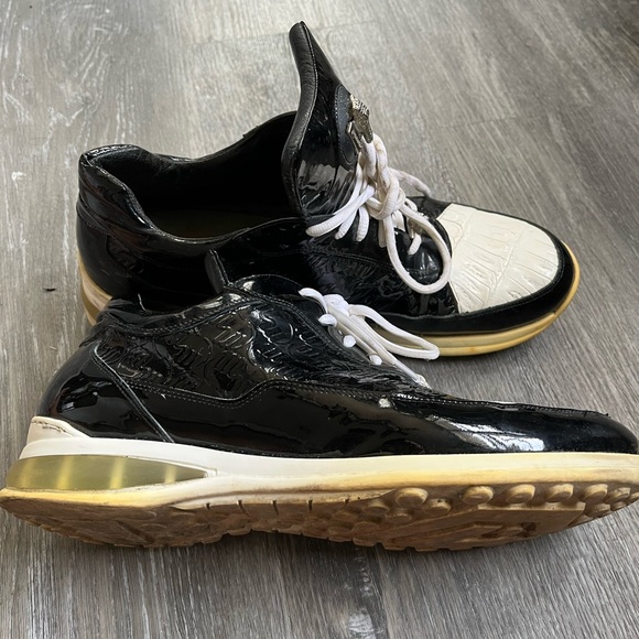 Mauri Black and White Sneakers with Gold Accents - Picture 1 of 9